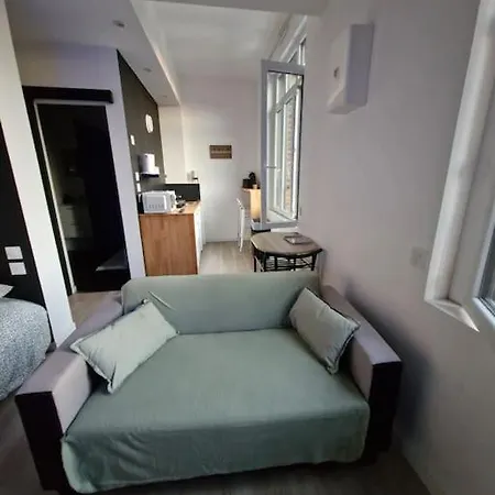 Canada 3 *